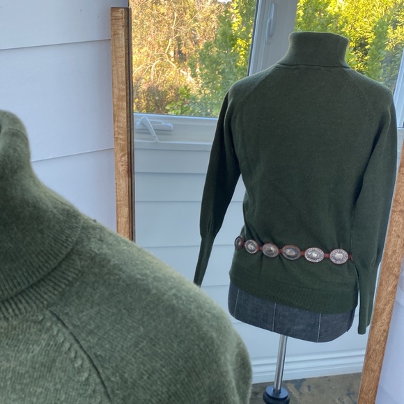 Military Classic Army Green High Cuff women’s turtleneck - Picture 6 of 7